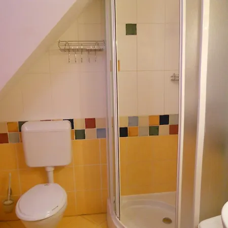 Kertvarosi Vendeghaz Oroshaza