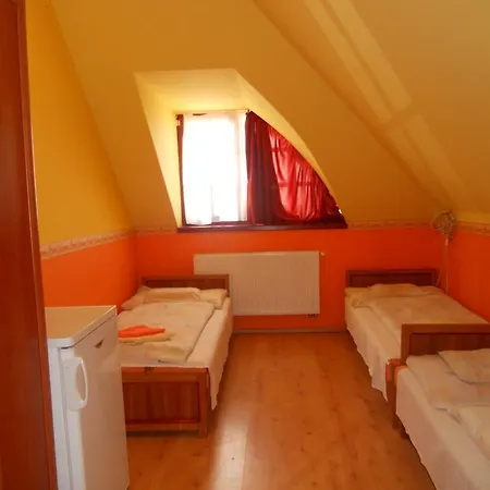 Guest house Kertvarosi Vendeghaz Oroshaza