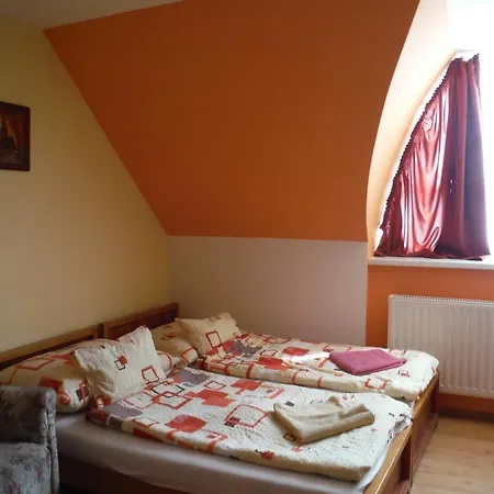 Kertvarosi Vendeghaz Guest house Oroshaza